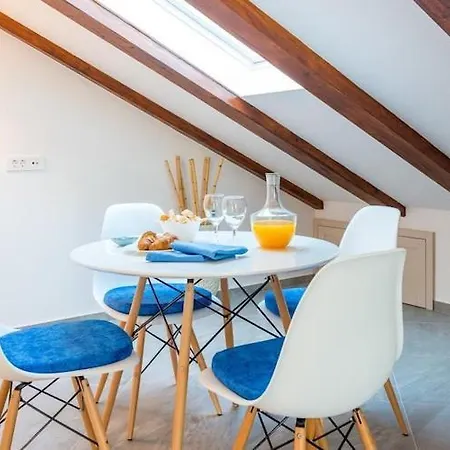 아파트 Arla Exclusive - Premium One Bedroom With Balcony