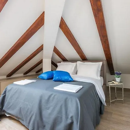 아파트 Arla Exclusive - Premium One Bedroom With Balcony *
